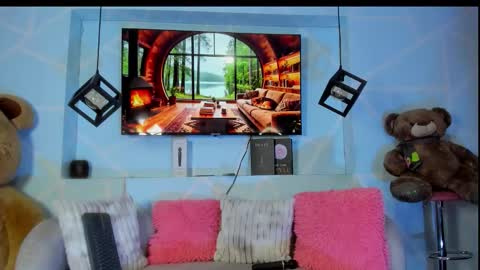 Emy Noa  online show from 03.17.26