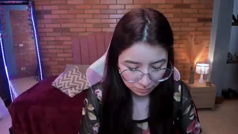Snapshot of amy_sophiaa chatting on 06.17.26 Amy sophia 3 online show from 06.17.26