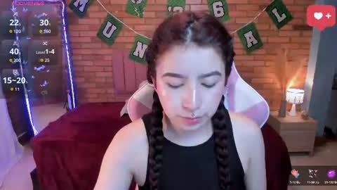 Snapshot of amy_sophiaa chatting on 06.26.26 Amy sophia 3 online show from 06.26.26