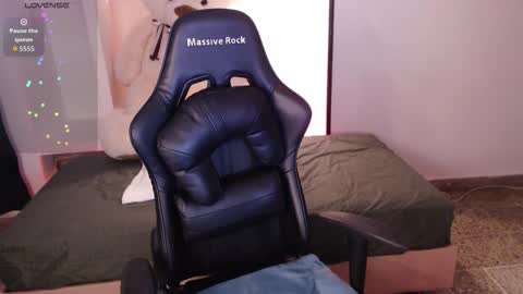 Mia Cristancho online show from 02.06.26