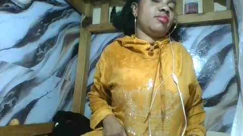 Snapshot of amyatche chatting on 06.25.26 Amyatche online show from 06.25.26