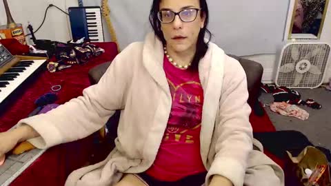 Snapshot of amyattack chatting on 10.28.25 Trashely Gimpson online show from 10.28.25