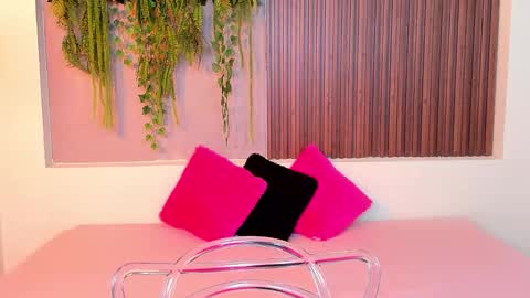 My name is AMY... Nice to meet you  thumb up me please its important online show from 10.03.25