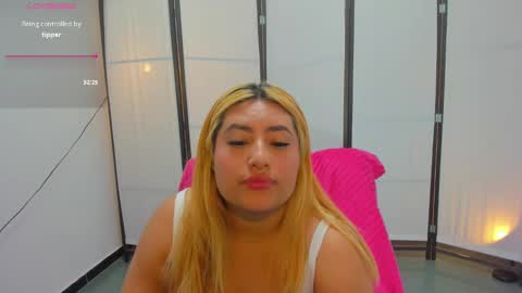 Snapshot of amycook8 chatting on 01.11.25 Amy Cook online show from 01.11.25