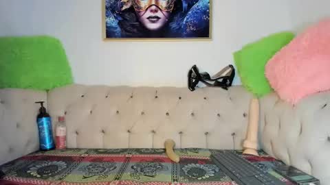 Snapshot of amydelahoz chatting on 02.16.25 Amy Kamila online show from 02.16.25