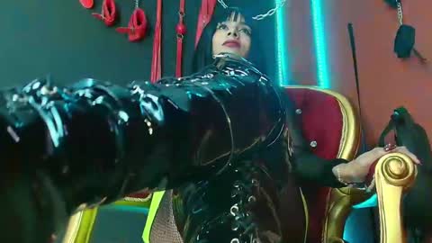 Amy Wong Grey online show from 12.08.24