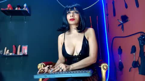 Amy Wong Grey online show from 10.01.25