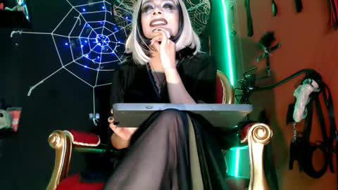 Amy Wong Grey online show from 10.26.25