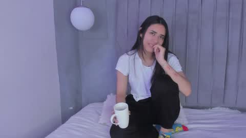 Amy ... Nice to meet u   thumb up me please its important online show from 01.20.25