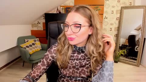 Snapshot of amyrossie chatting on 12.03.24 AmyRossie online show from 12.03.24