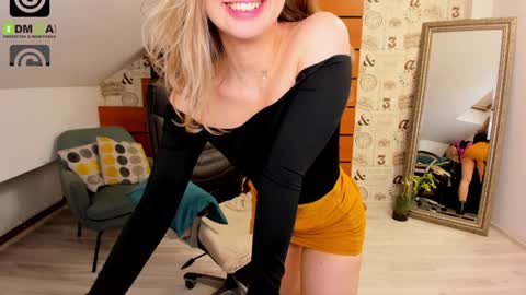 Snapshot of amyrossie chatting on 01.24.25 AmyRossie online show from 01.24.25