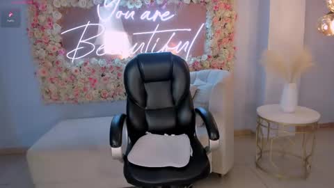    online show from 02.11.25