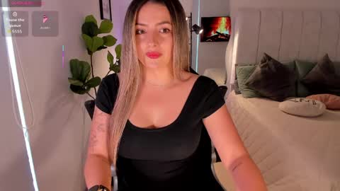 Snapshot of amywoods chatting on 04.30.26 online show from 04.30.26