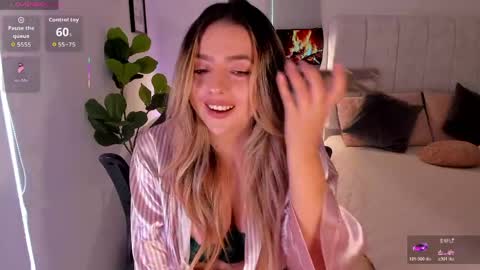 Snapshot of amywoods chatting on 05.30.26 online show from 05.30.26