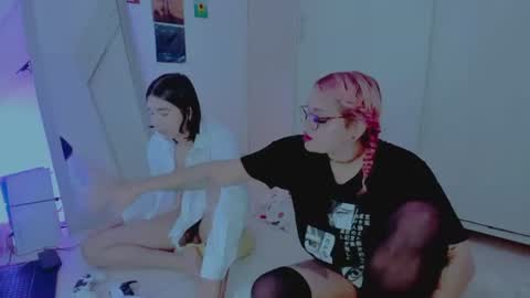 Snapshot of amyy_rouse chatting on 07.14.26 Collinns online show from 07.14.26