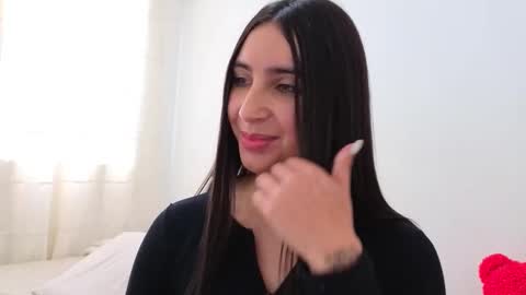 Snapshot of ana_castilo chatting on 10.20.25 Ana IG an castillo 1 online show from 10.20.25