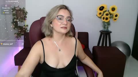 Snapshot of ana_hotmilf chatting on 04.27.26 Ana online show from 04.27.26