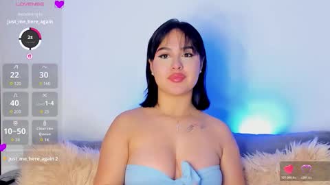 Snapshot of ana_levi chatting on 12.16.25 Ana online show from 12.16.25