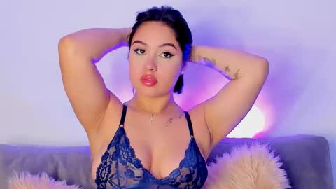 Snapshot of ana_levi chatting on 12.17.25 Ana online show from 12.17.25