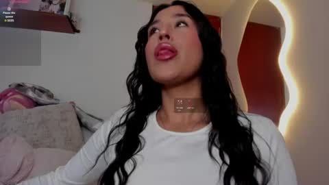 Snapshot of ana_m_ chatting on 07.01.26 Ana online show from 07.01.26