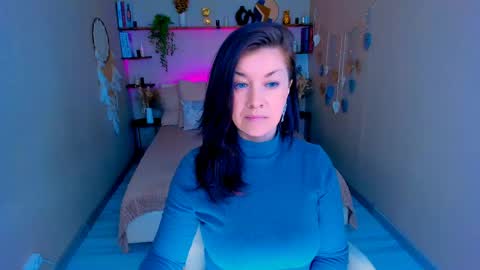 Snapshot of ana_mills chatting on 04.17.26 Ana online show from 04.17.26