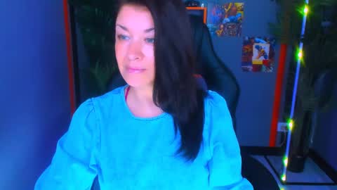Snapshot of ana_mills chatting on 05.14.26 Ana online show from 05.14.26