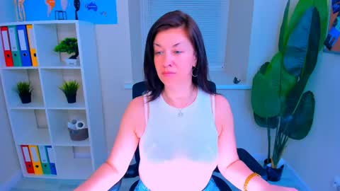Snapshot of ana_mills chatting on 05.19.26 Ana online show from 05.19.26