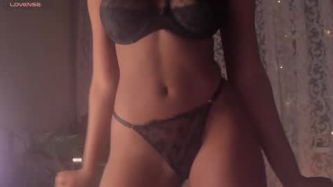 Snapshot of ana_peachy_ chatting on 11.18.25 My name is Ana. Im 22 years old not 50. Really MY BIO IS MY ONLYFANSLike and subscribe3 online show from 11.18.25