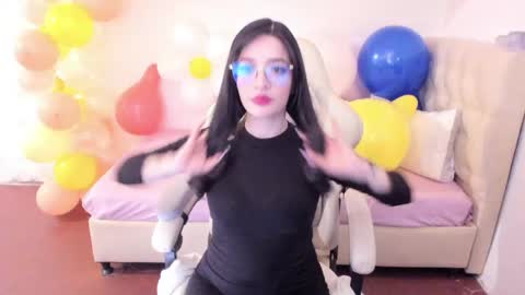 Im anna but you can call me as you want online show from 05.21.26