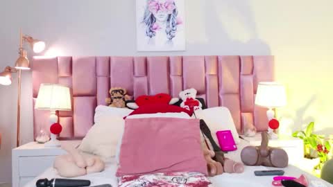 Snapshot of anaa_bellaa chatting on 05.19.26 anaa_bellaa online show from 05.19.26