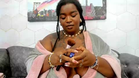 ANNA FUENTES online show from 02.12.25