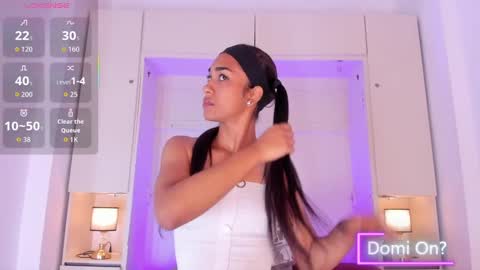 anaacollins_ online show from 10.09.25