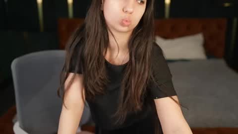 Snapshot of anabel2054 chatting on 04.19.26 Sweet girls online show from 04.19.26