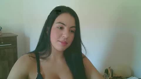Snapshot of anabelenogueira1 chatting on 04.21.26 anabelenogueira1 online show from 04.21.26