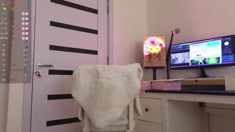 Snapshot of anabelle_wet chatting on 03.11.25 Annie  online show from 03.11.25