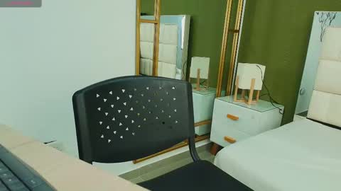 Anahi  online show from 09.21.25