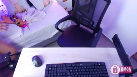 Anahi  online show from 11.17.25