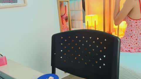 Anahi  online show from 12.13.25