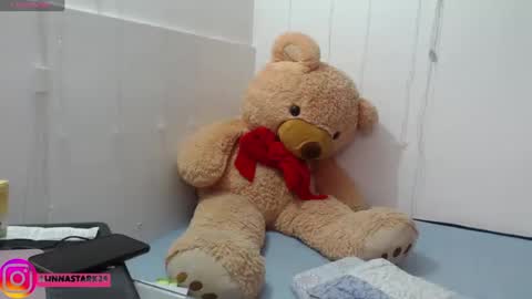 Anahi Browns online show from 11.04.25