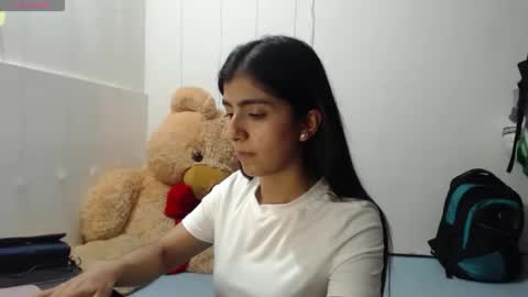 Anahi Browns online show from 12.01.25