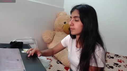 Snapshot of anahibrowns95 chatting on 03.05.26 Anahi Browns online show from 03.05.26