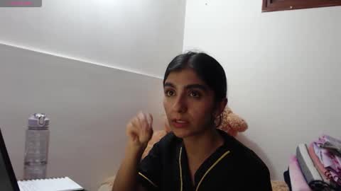 Snapshot of anahibrowns95 chatting on 04.10.26 Anahi Browns online show from 04.10.26