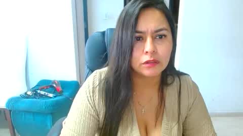 Snapshot of anaids_dam chatting on 05.31.26 anaids online show from 05.31.26