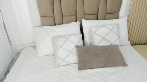 Anais  online show from 11.14.25