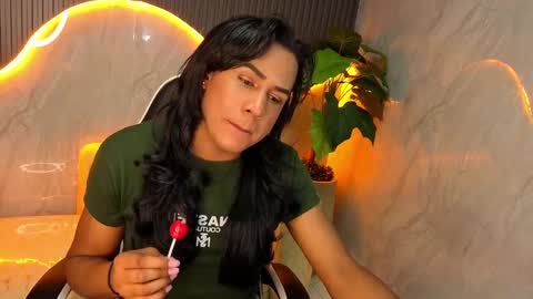 Snapshot of anaisa_tp chatting on 09.12.25 Ana online show from 09.12.25