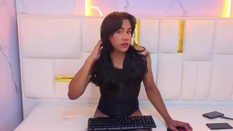 Snapshot of anaisa_tp chatting on 09.23.25 Ana online show from 09.23.25