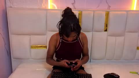 Snapshot of anaisa_tp chatting on 09.25.25 Ana online show from 09.25.25