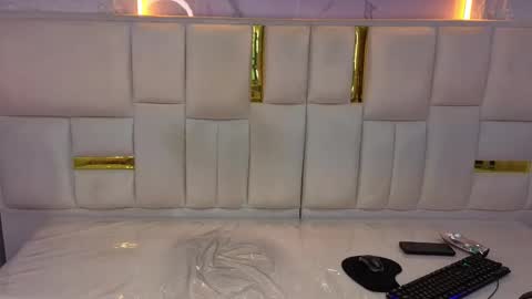 Snapshot of anaisa_tp chatting on 09.30.25 Ana online show from 09.30.25