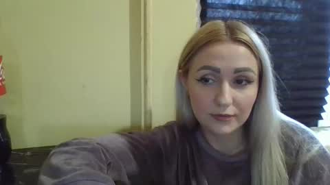 Snapshot of analqueen2024 chatting on 10.25.25 analqueen2024 online show from 10.25.25
