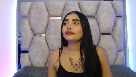 Snapshot of analymilles chatting on 10.24.25 analymilles online show from 10.24.25